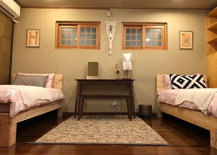 홍대 인타이얼 하우스 B&B *